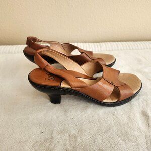 SOFFT Vintage-Style Brown Leather Strap Sandals- Size 6